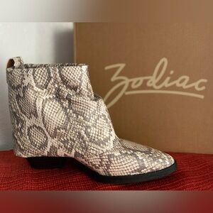 Zodiac Women's Beige Snake Print Ankle Booties